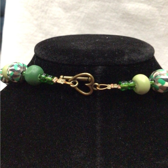 Chic Speckled Green Round Beaded Necklace, Bracelet, and Earring Set - Picture 6 of 9